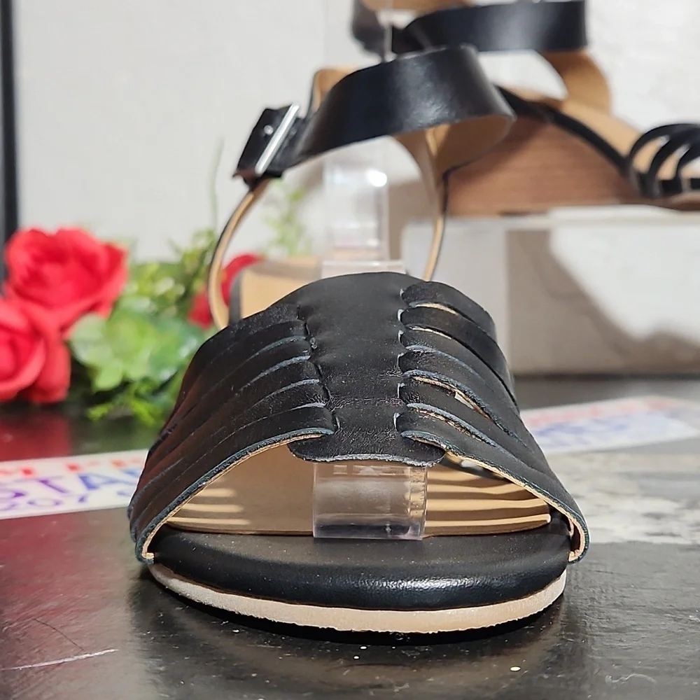 Susina black woven